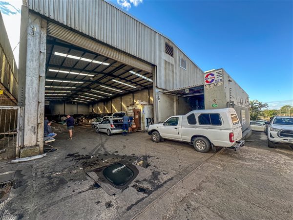 1 200 m² Commercial space 1 200 m² Commercial space