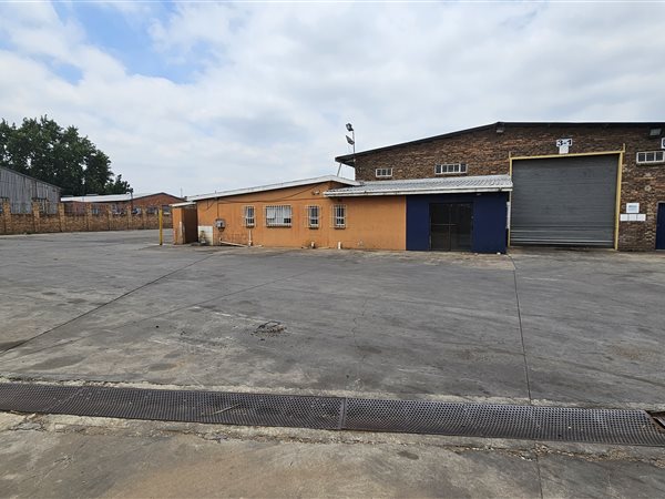 633  m² Industrial space