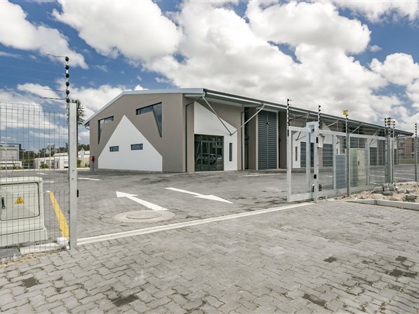 145  m² Industrial space