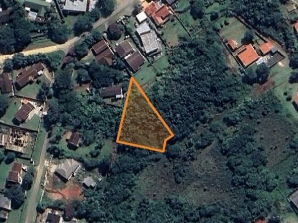 1 727 m² Land