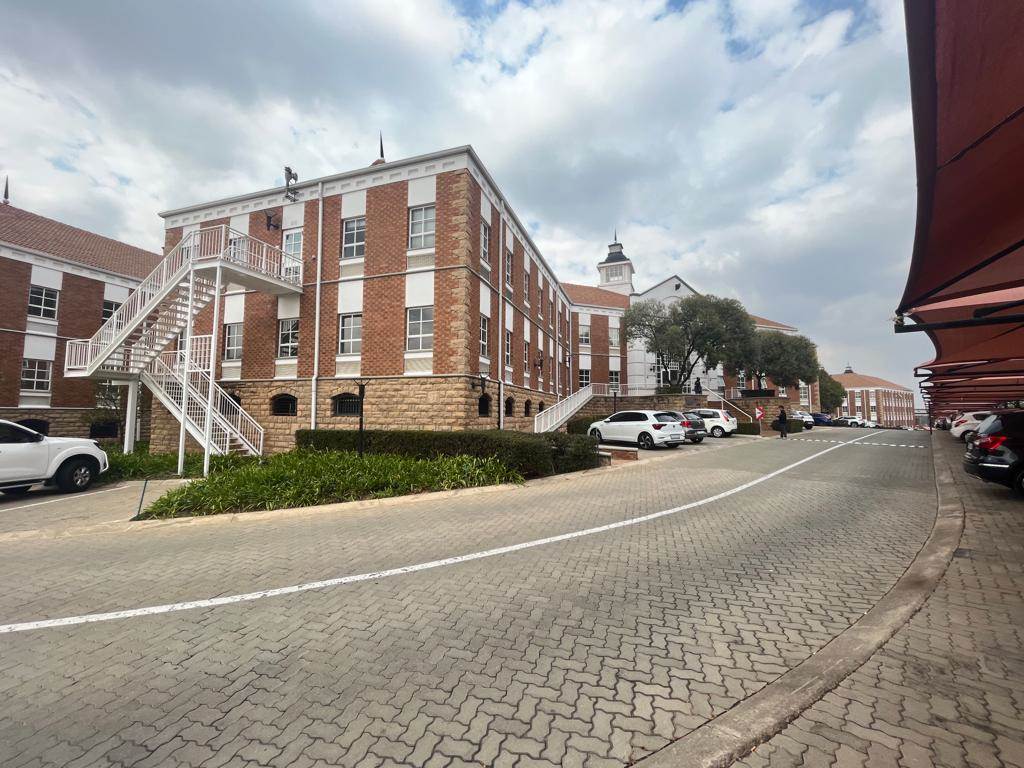 1897  m² Commercial space in Fourways photo number 12