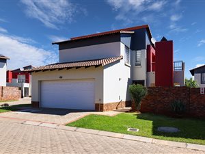 House in Oukraal Estate