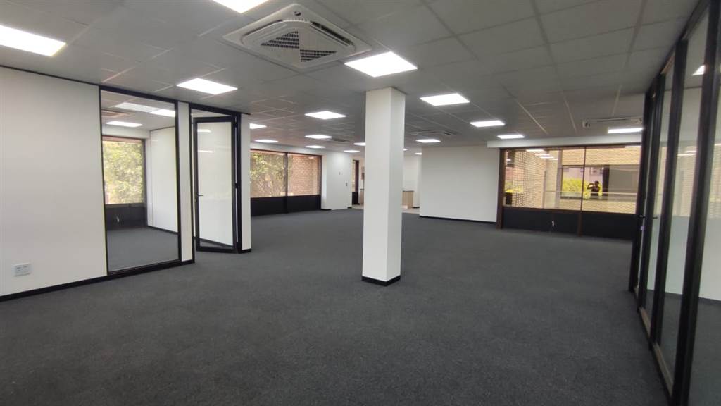 243  m² Commercial space in Bedfordview photo number 9