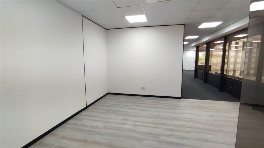 243  m² Commercial space in Bedfordview photo number 6