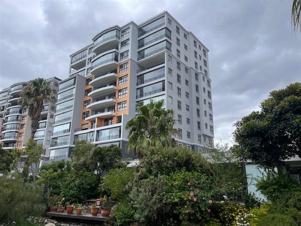 3 Bed House in Century City