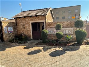 2 Bed Apartment in Olievenhoutbosch