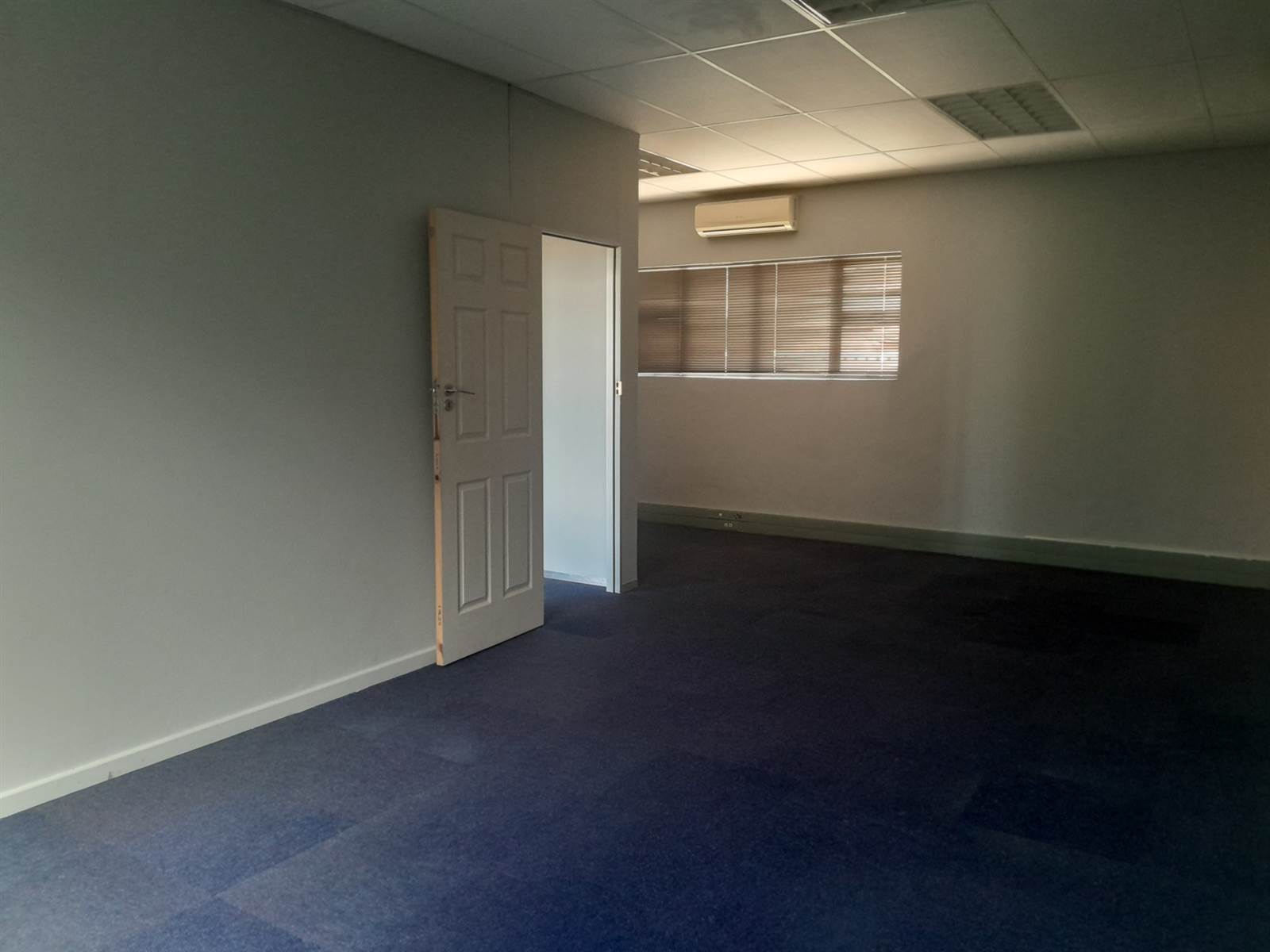 100  m² Office Space in Bloemfontein photo number 4