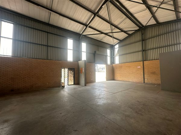 381.8  m² Industrial space