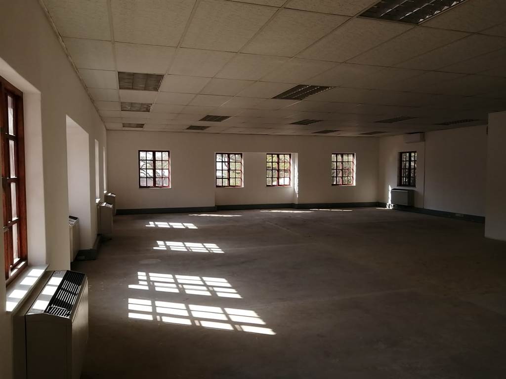 1950  m² Commercial space in Nelspruit Central photo number 4