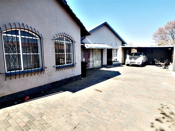 2 Bedroom House 2 Bedroom House