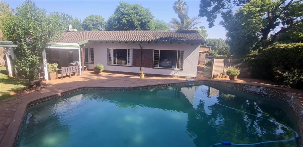 5 Bed House in Doringkloof photo number 11