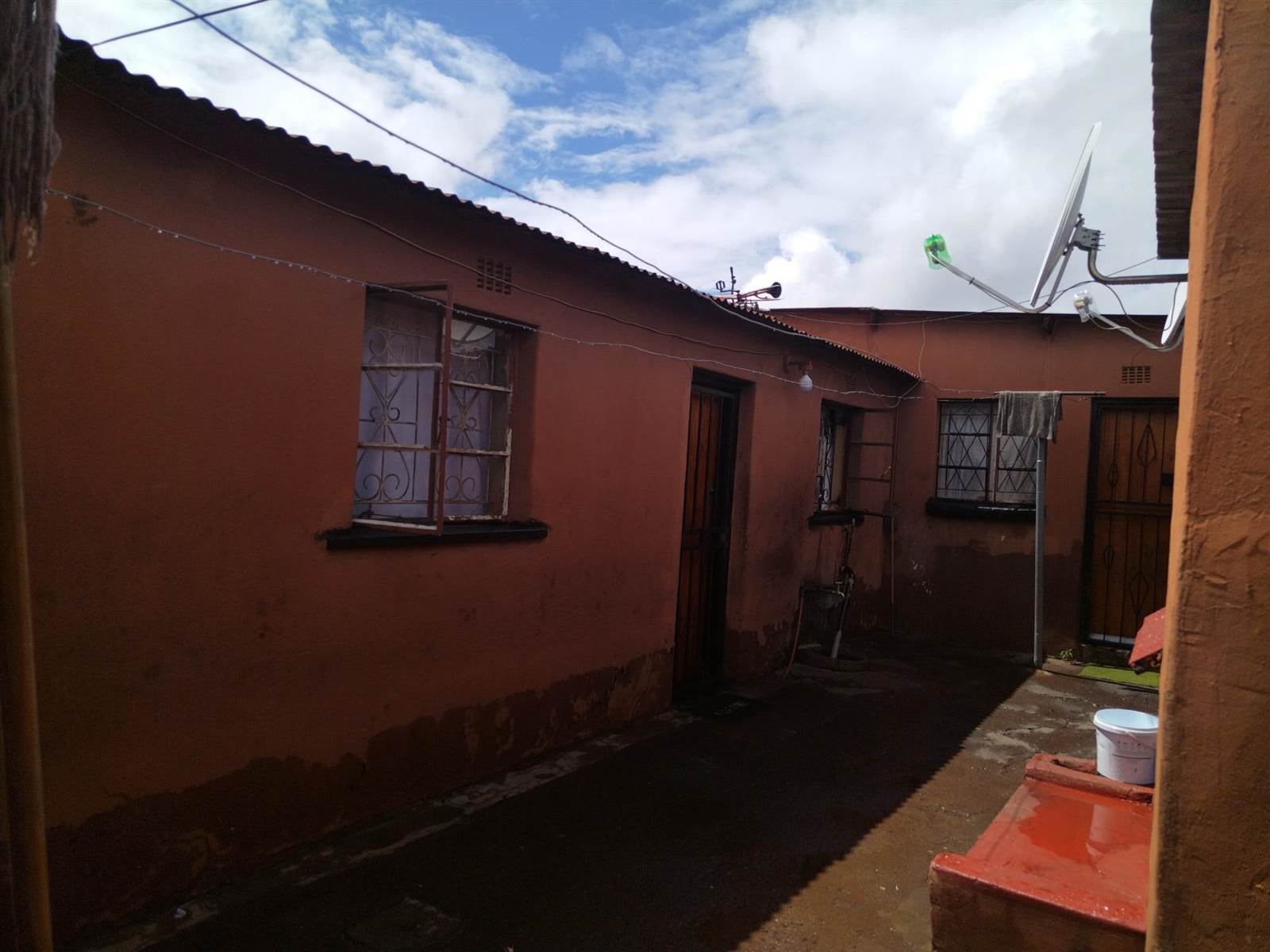 2 Bed House in Tembisa photo number 9