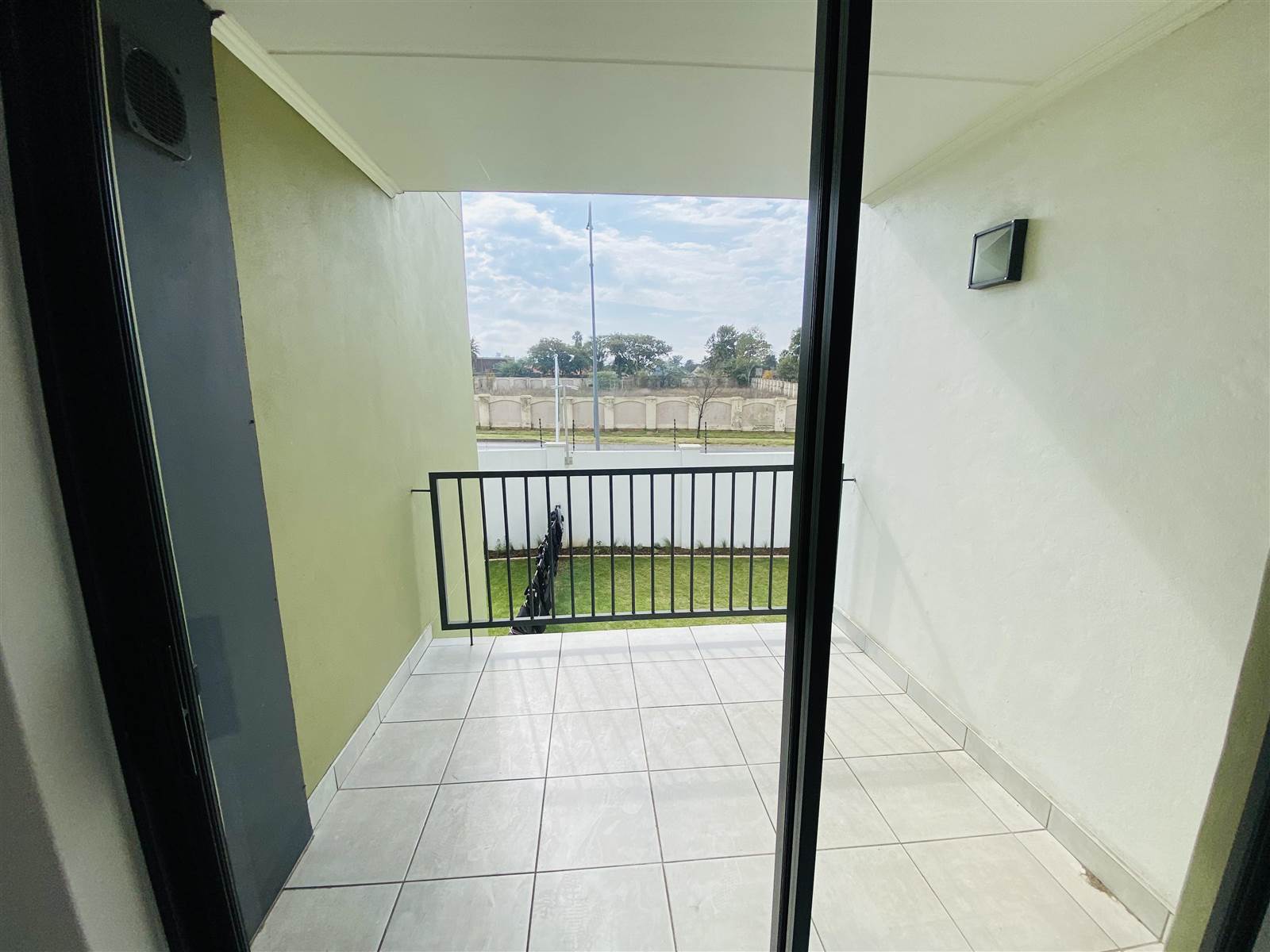 3 Bed Apartment in Boksburg East photo number 8