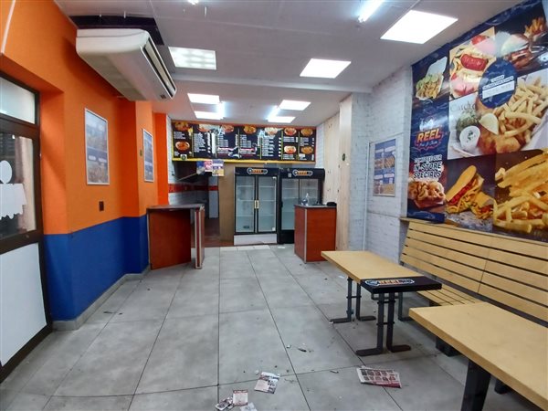 84 m² Retail Space 84 m² Retail Space