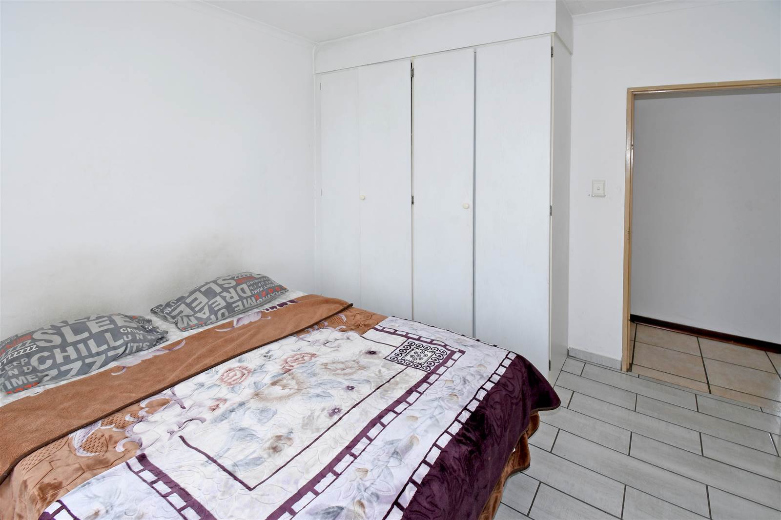 2 Bed Apartment in Weltevreden Park photo number 11
