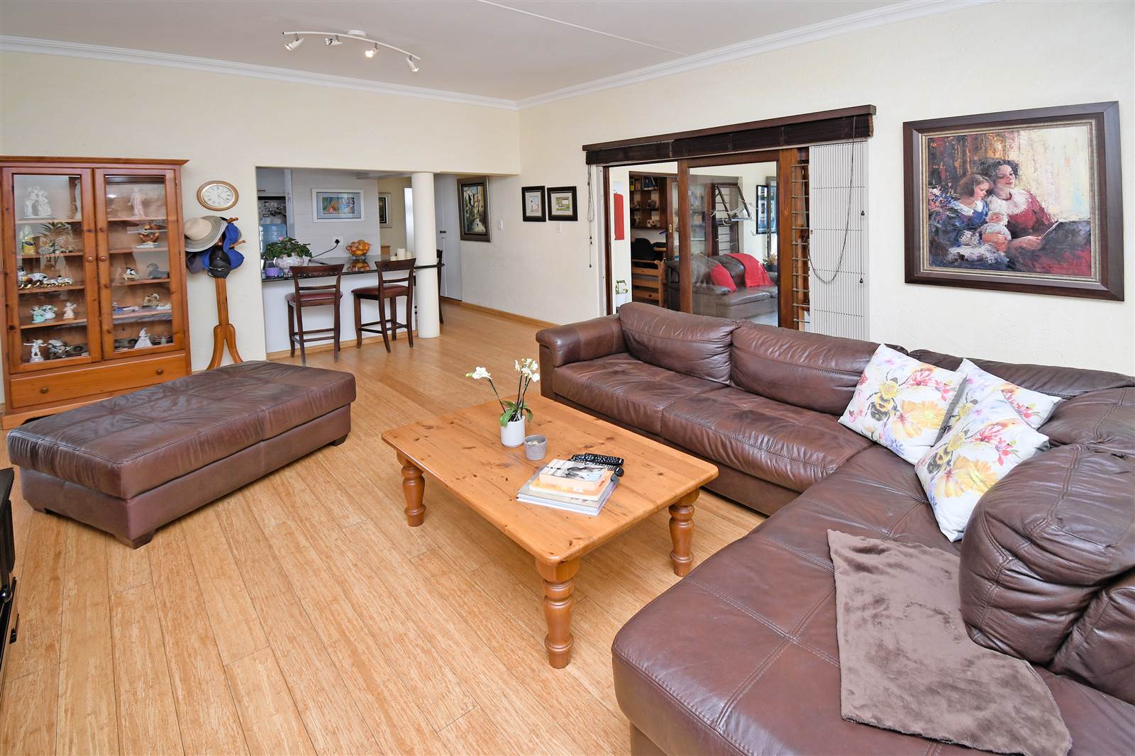 3 Bed Cluster in Woodmead photo number 7