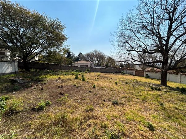 1300 m² Land available in Northcliff