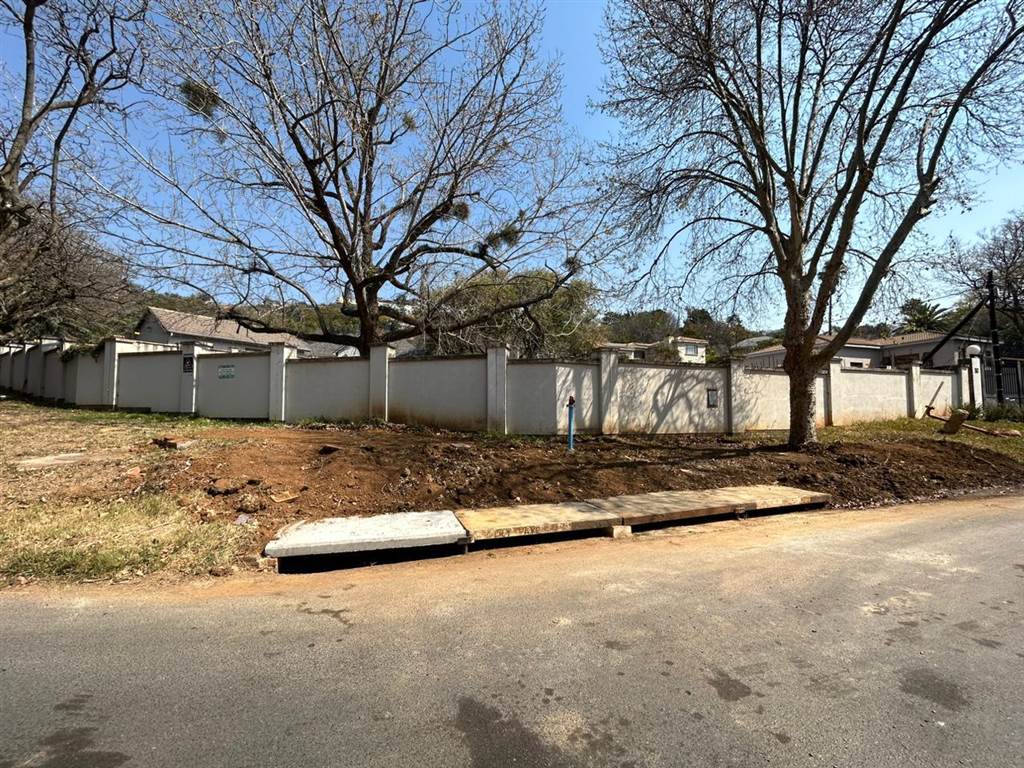 1300 m² Land available in Northcliff photo number 9