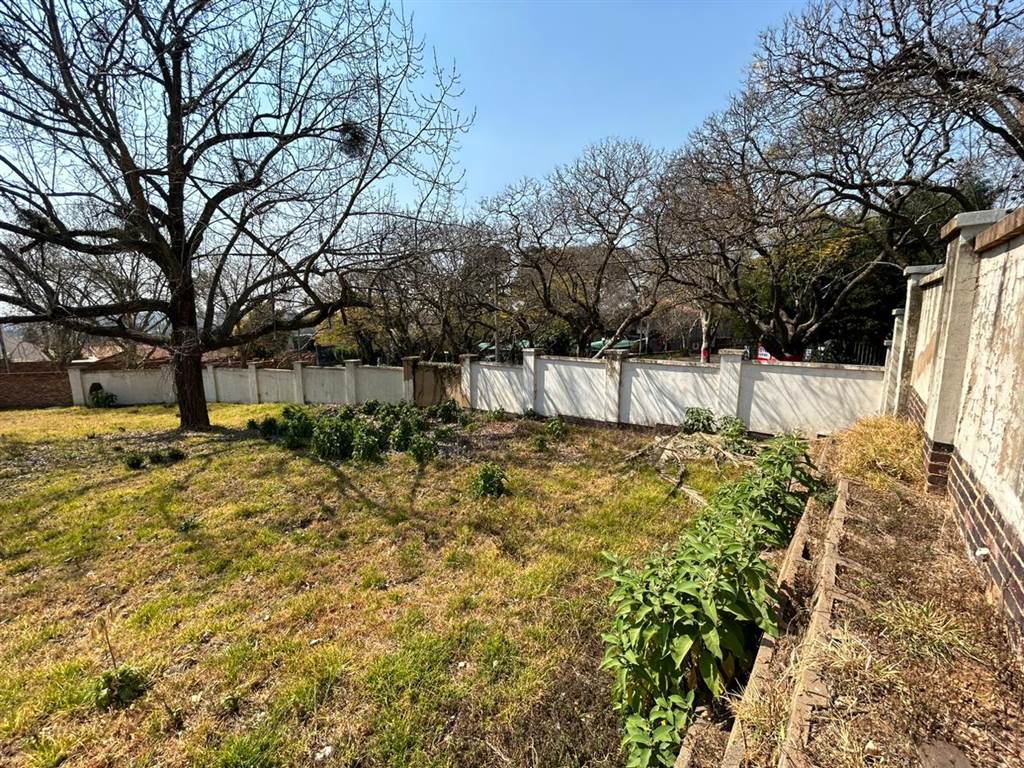 1300 m² Land available in Northcliff photo number 3