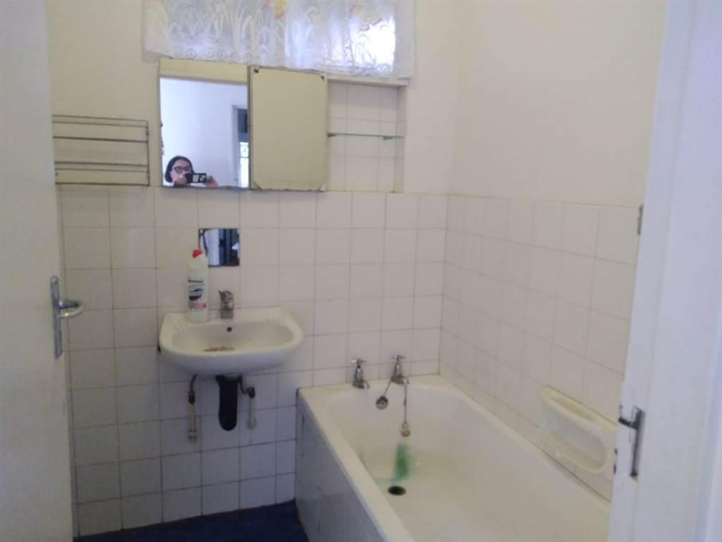 3 Bed Flat in Pinetown Central photo number 18