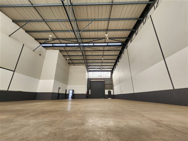 392  m² Industrial space