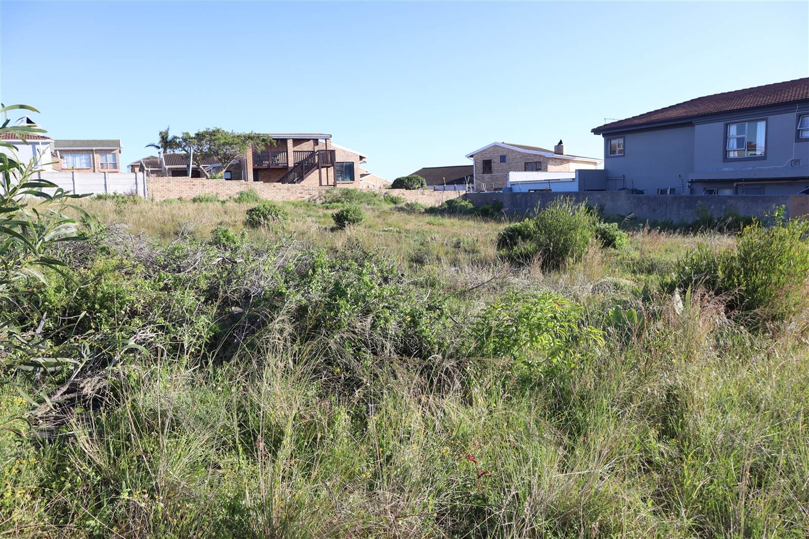 600 m² Land available in Wavecrest photo number 4