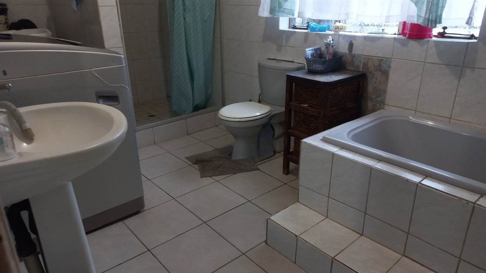 3 Bed House in Reiger Park photo number 24