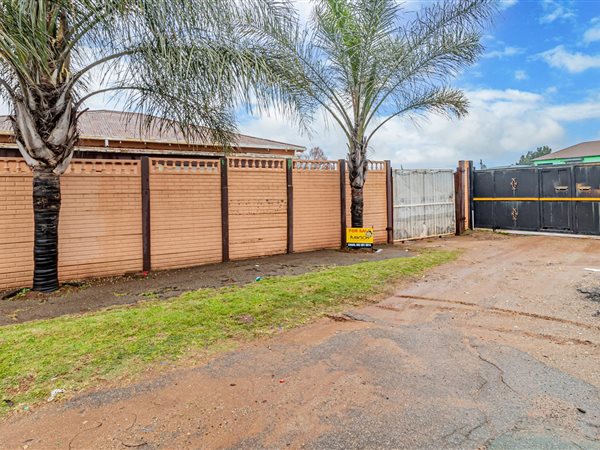 3 Bedroom House 3 Bedroom House