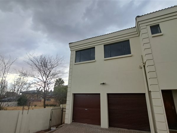 4 Bedroom House 4 Bedroom House