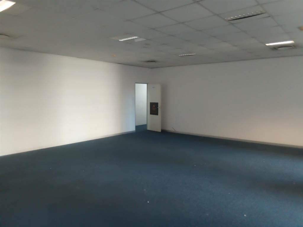 65  m² Commercial space in Durban CBD photo number 5
