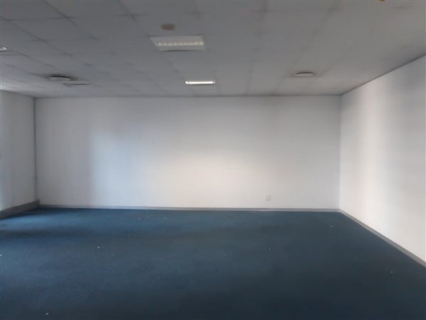 65  m² Commercial space