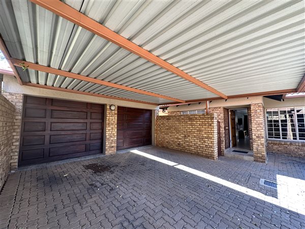 3 Bedroom Townhouse 3 Bedroom Townhouse
