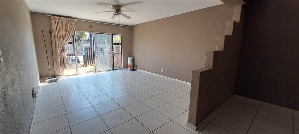 2 Bed Townhouse in Randhart photo number 3