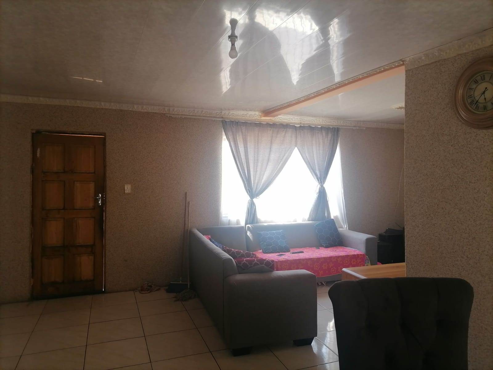 2 Bed House in Orange Farm photo number 8