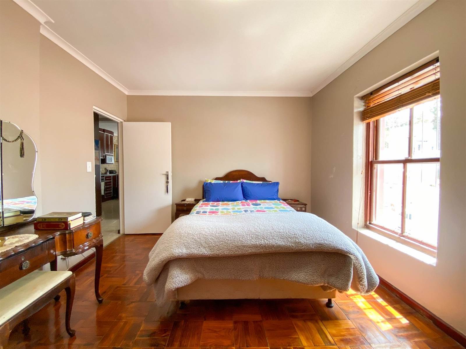 2 Bed Apartment in Bo-Kaap photo number 9