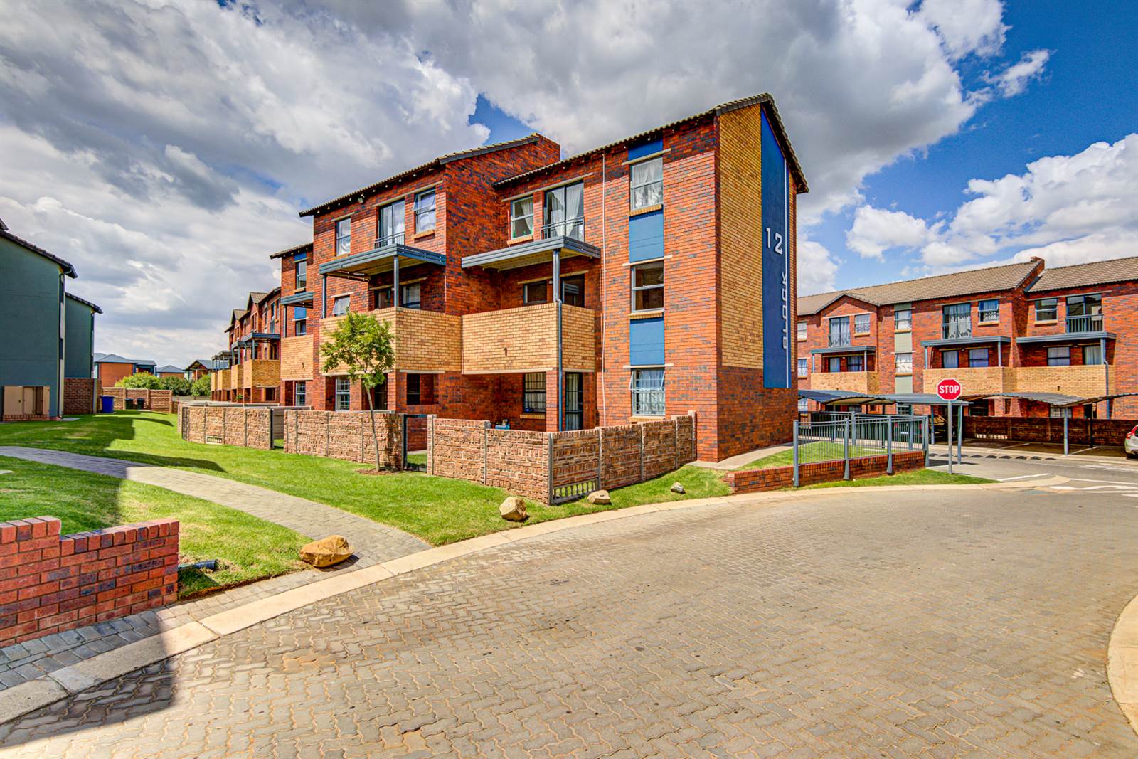 2 Bed Apartment in Lenasia photo number 2