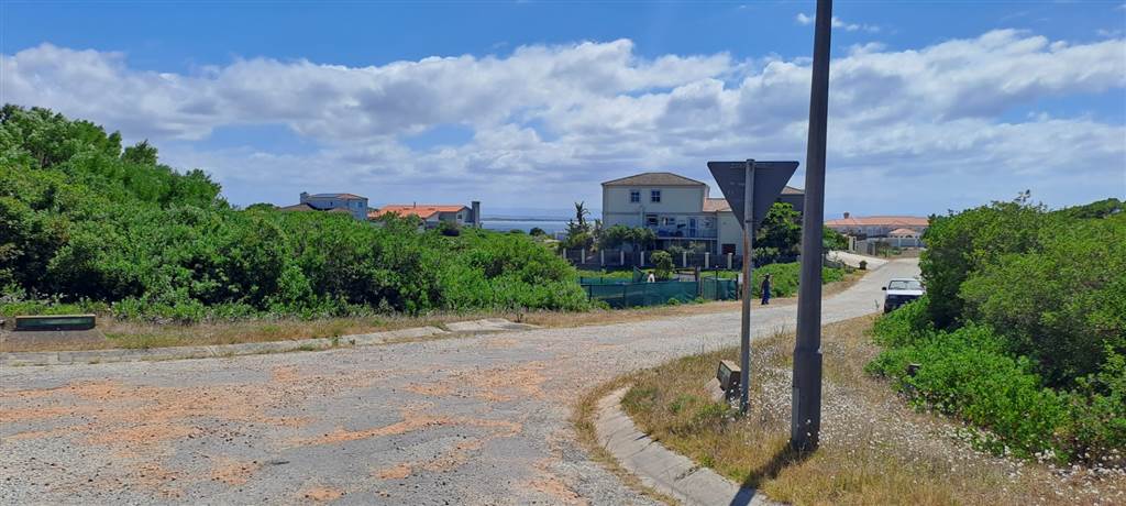 741 m² Land available in St Francis Bay photo number 5