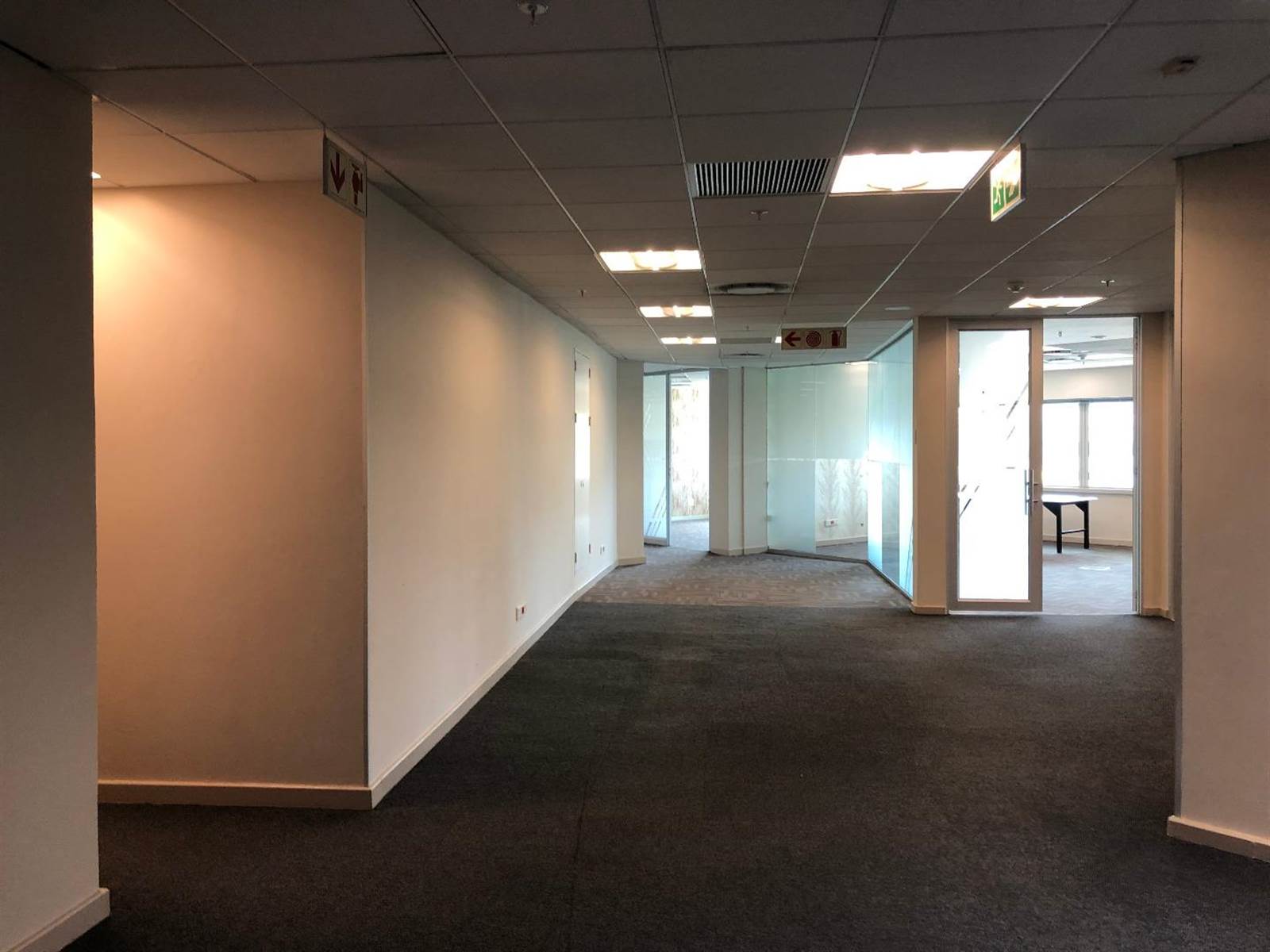 627  m² Commercial space in Sandown photo number 3