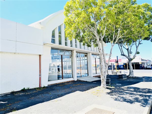 1 812  m² Commercial space
