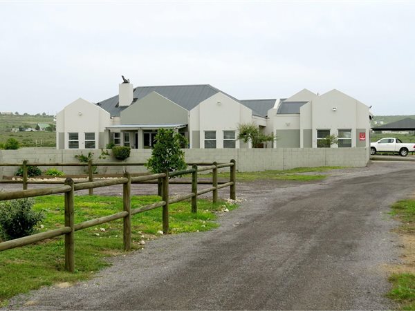 2.2 ha Smallholding