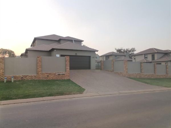 4 Bed Townhouse in Thatchfield