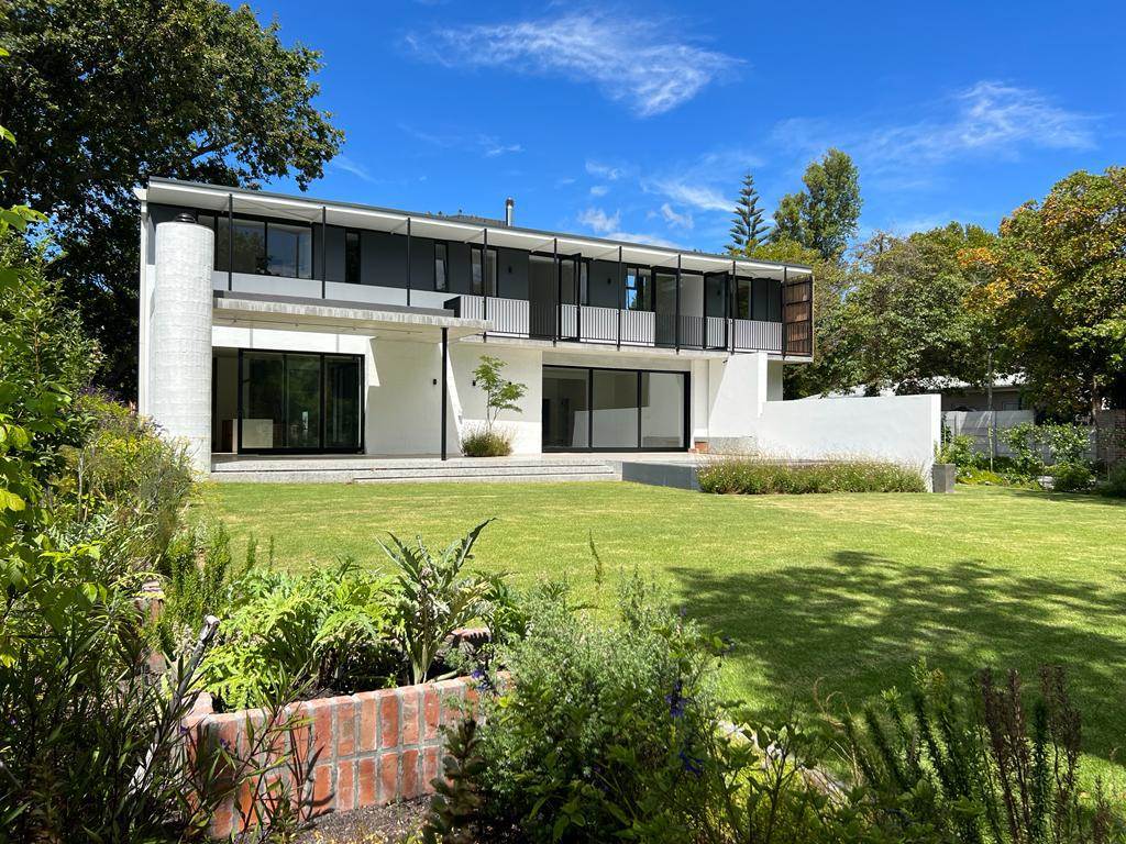 4 Bed House in Upper Constantia photo number 1