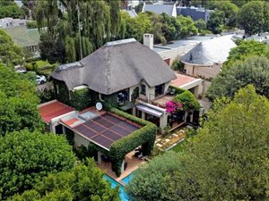 4 Bed House in Parktown North