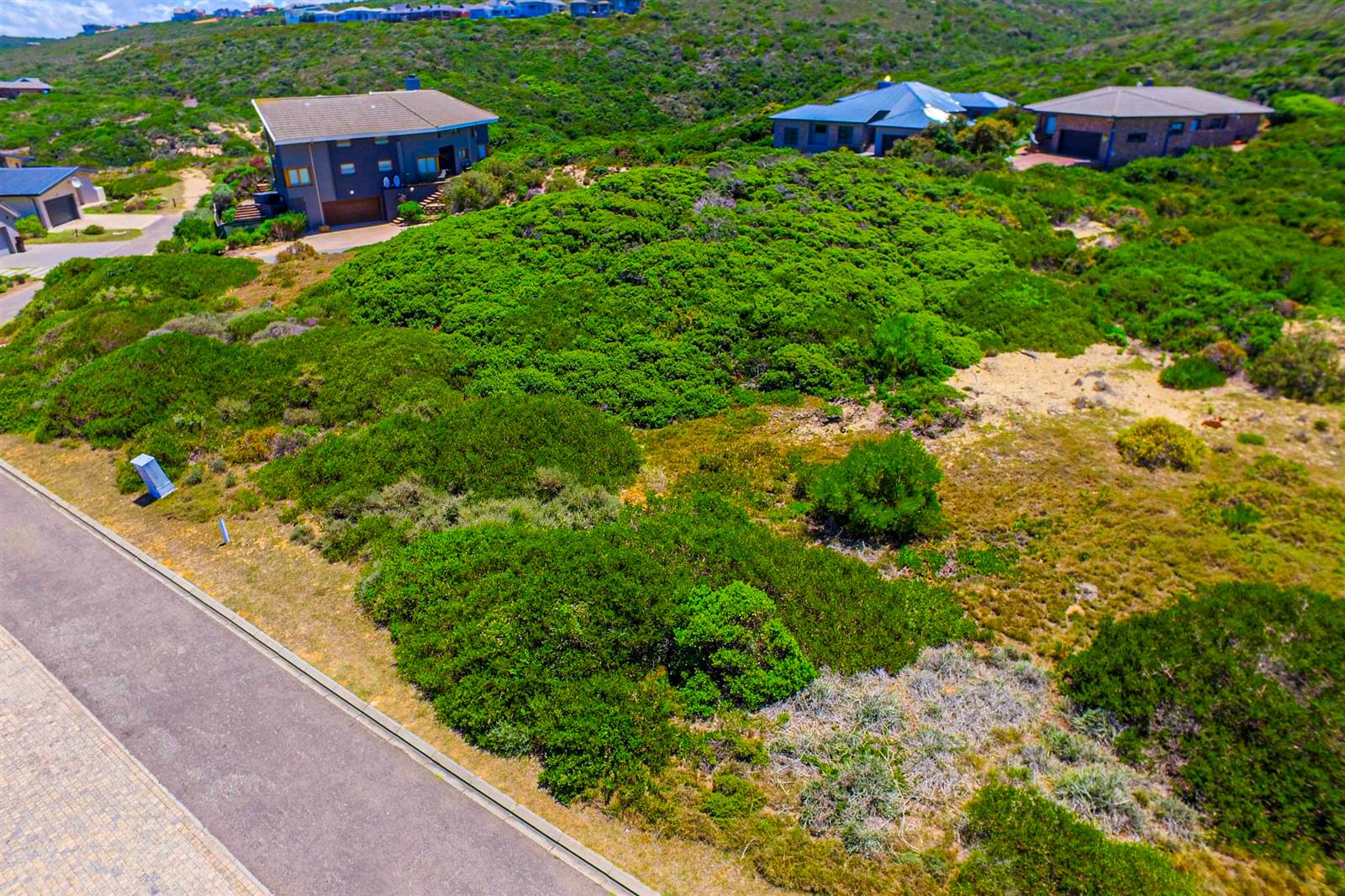 849 m² Land available in Dana Bay photo number 7