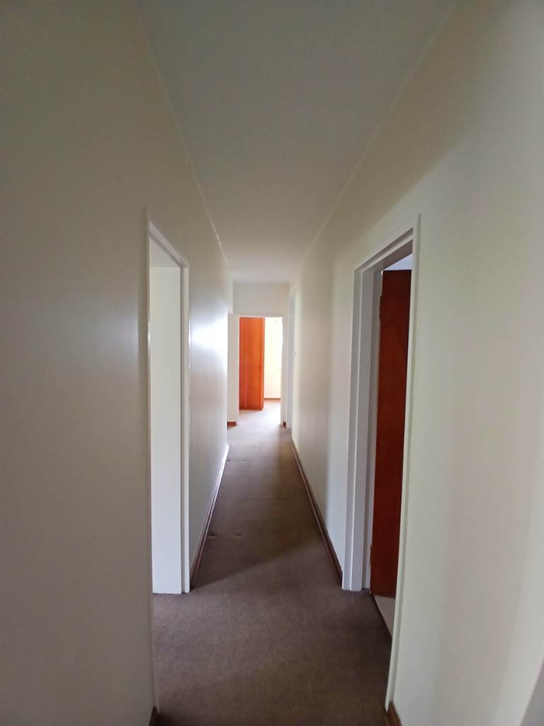 3 Bed Apartment in Grahamstown Central photo number 19