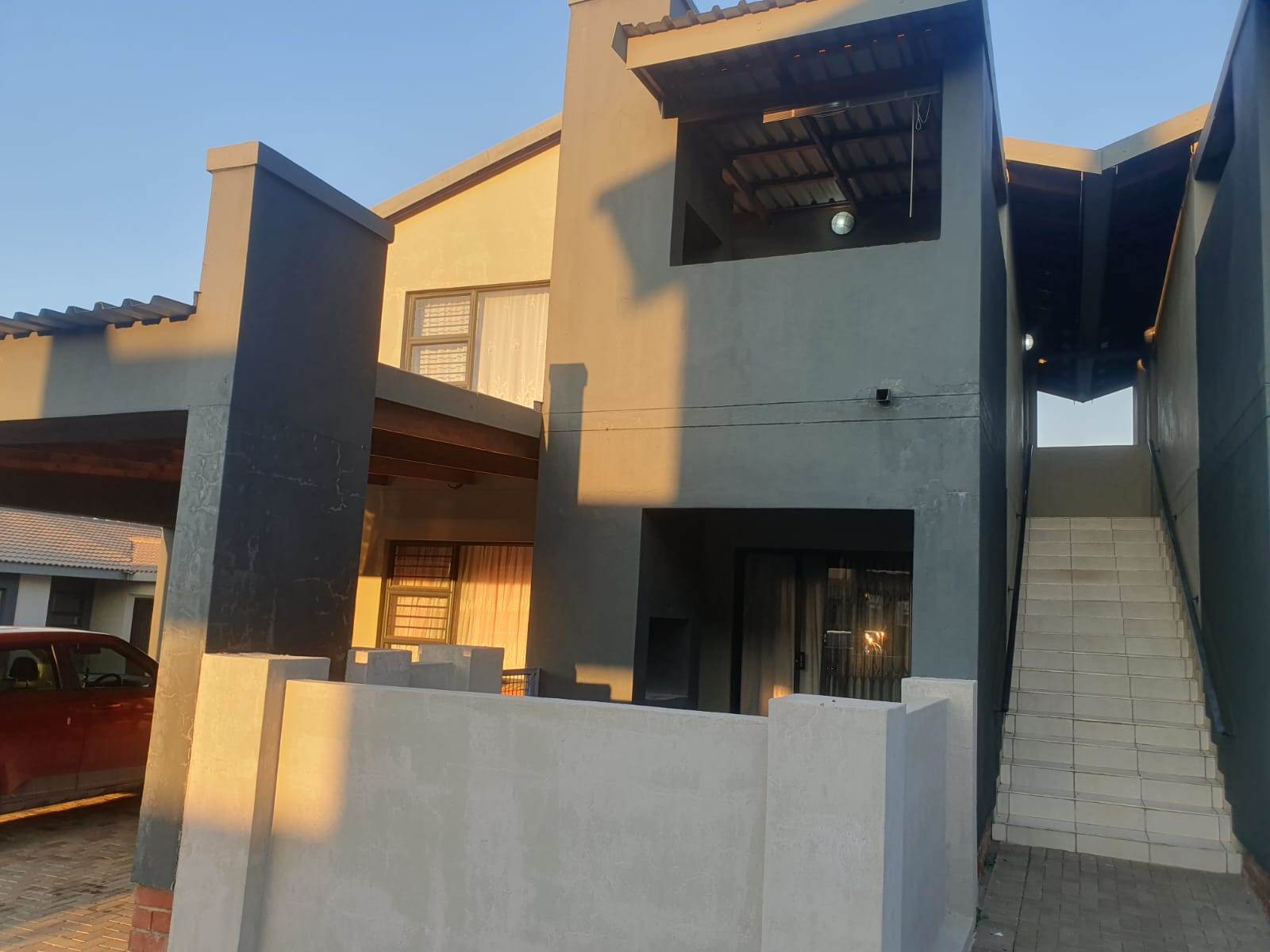 2 Bed Cluster in Waterkloof photo number 1