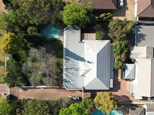 6 Bed House in Westdene