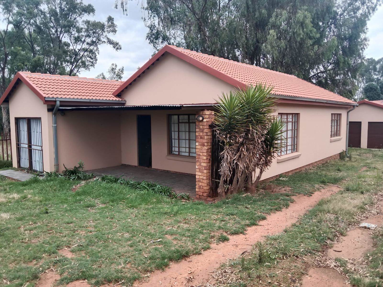 3 Bed House in Rensburg photo number 13