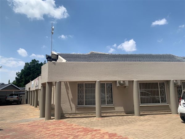 830  m² Commercial space in Boksburg Central