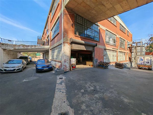 600  m² Industrial space